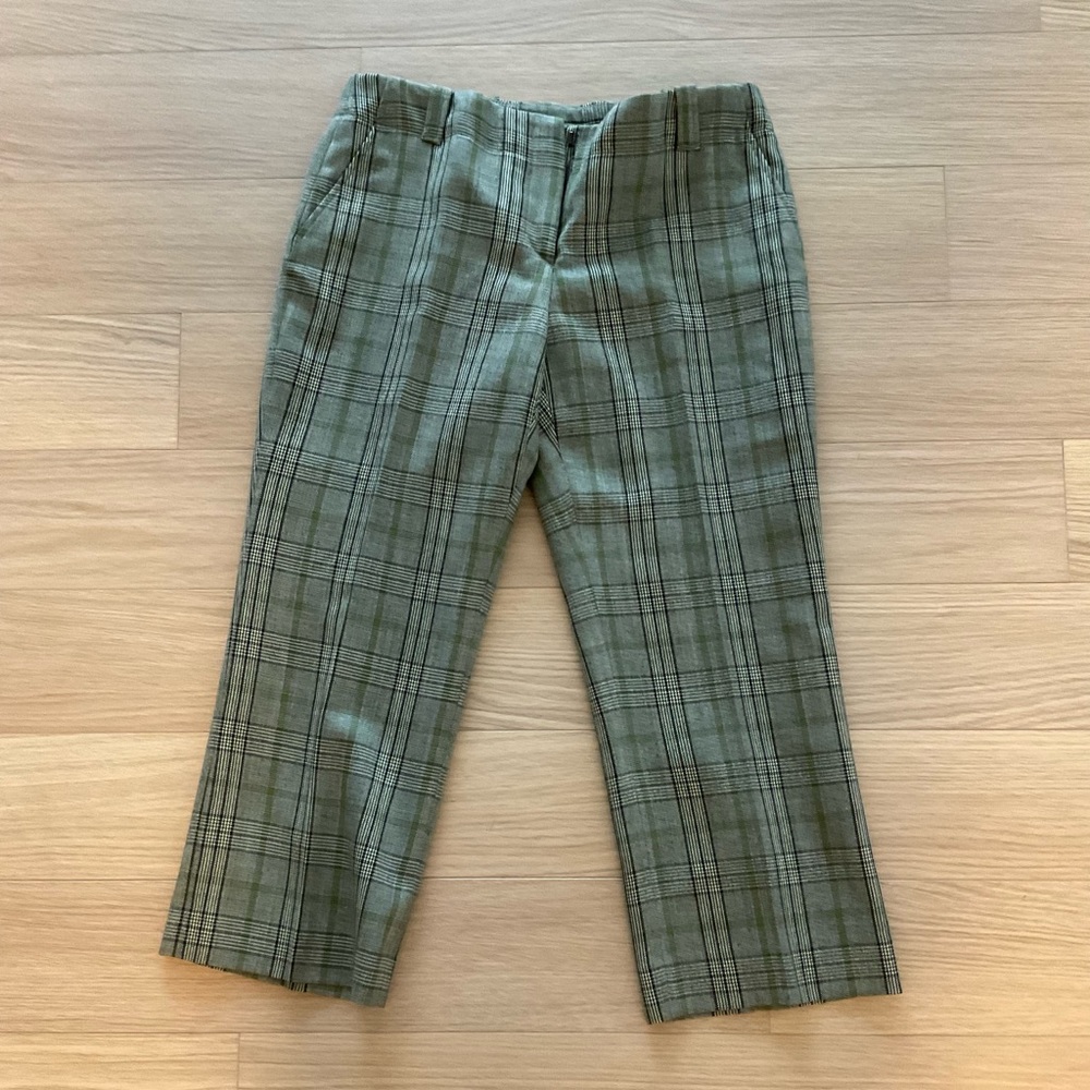 Burberry plaid stylish culottes in Size 6